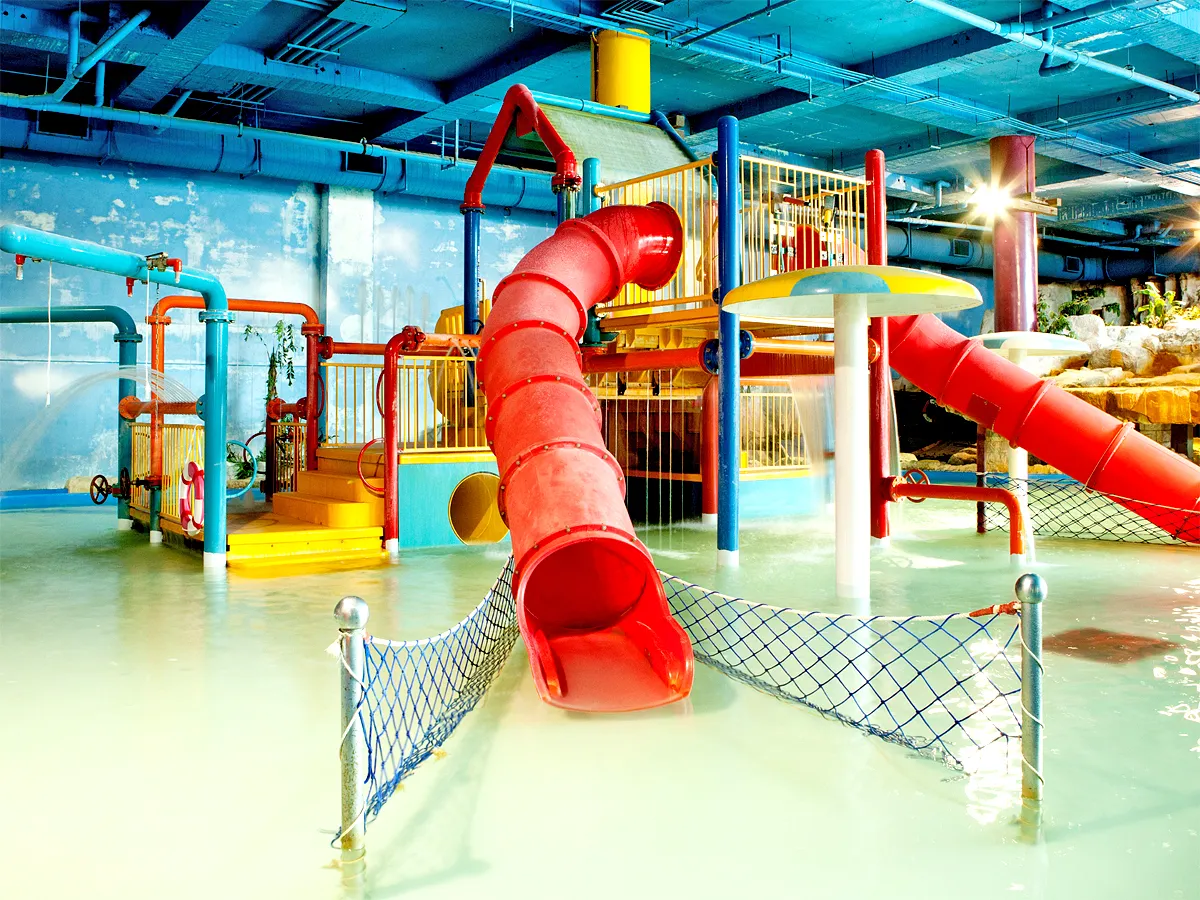 墾丁雨天室內樂園-福華水世界